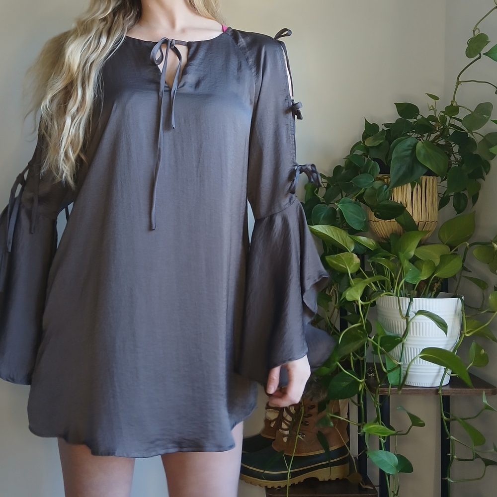 Listicle- Charcoal- Women's Slit-Tie Dress- Size Small- NWT - Picture 4 of 9